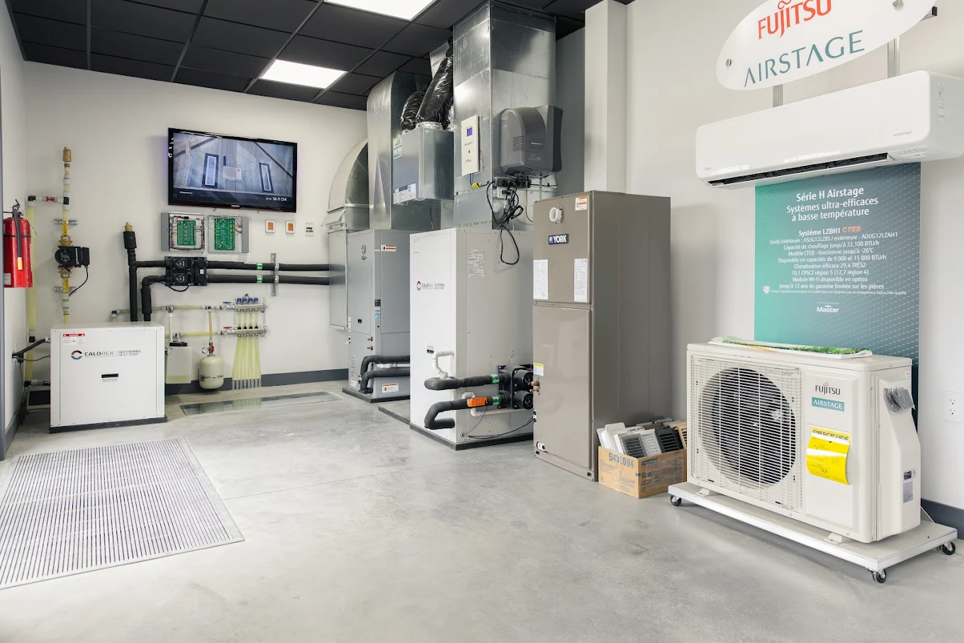 22degrés showroom: heat pumps, furnaces and Fujitsu, York and Calorek systems on display